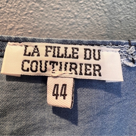 LA FILLE DU COUTURIER Light Chambray Blue Top w/ Cute Pockets & Fabric Roses - Picture 6 of 8